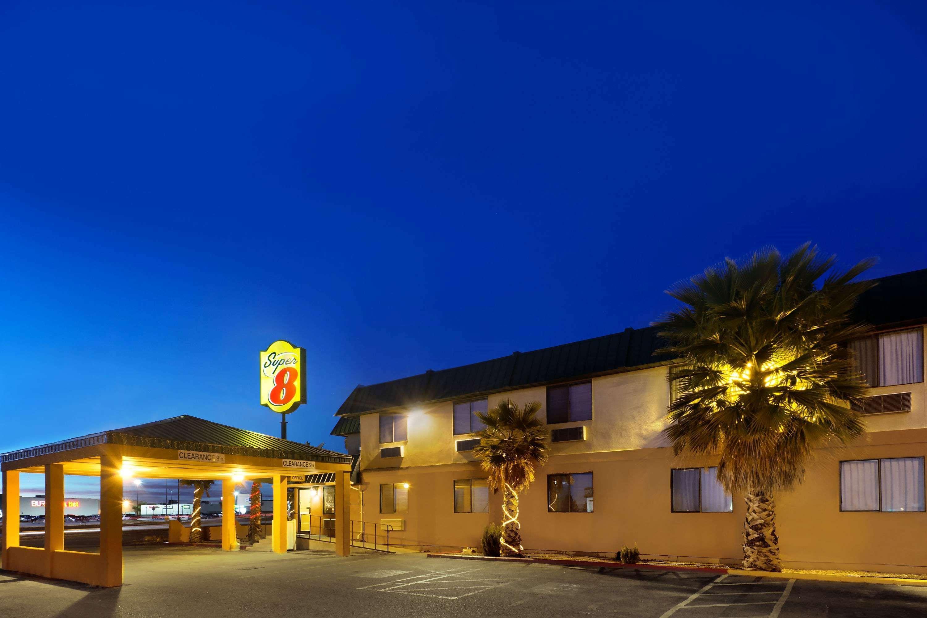 Super 8 By Wyndham Alamogordo - White Sands Exterior foto